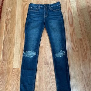 Hollister High-Rise Super Skinny Jeans 3L (26x32)